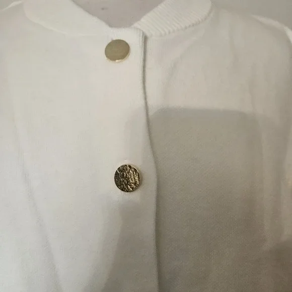 Marc New York Ladies Ivory Classic Cardigan Sweater With Gold Buttons - NWT - Picture 2 of 13
